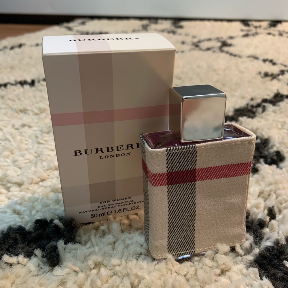 🌟 Burberry London🌟
